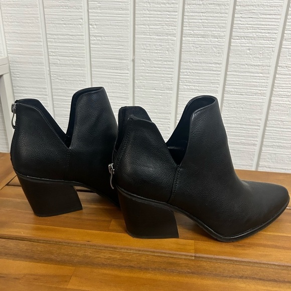 Michael Shannon Womens Black Booties - Picture 6 of 7